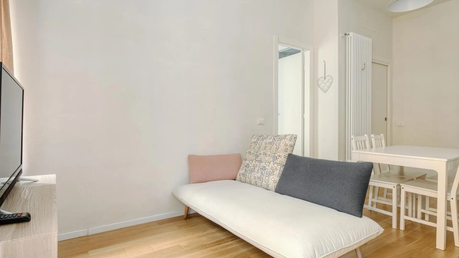 Domusmi Orombelli 16 Apartment Milan